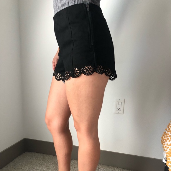 Forever 21 (faux) suede black shorts - Picture 1 of 4